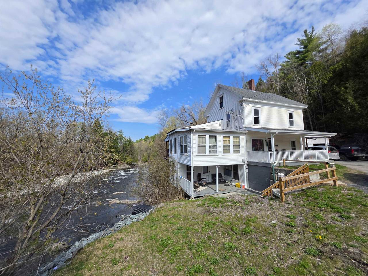 81 Assisqua Avenue - Photo 1