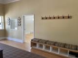 25 Rossiter Street - Photo 2
