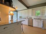 8 Howard Avenue - Photo 16
