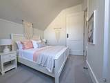 137 Oak Street - Photo 17