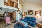 26 Private West 4 - Photo 8