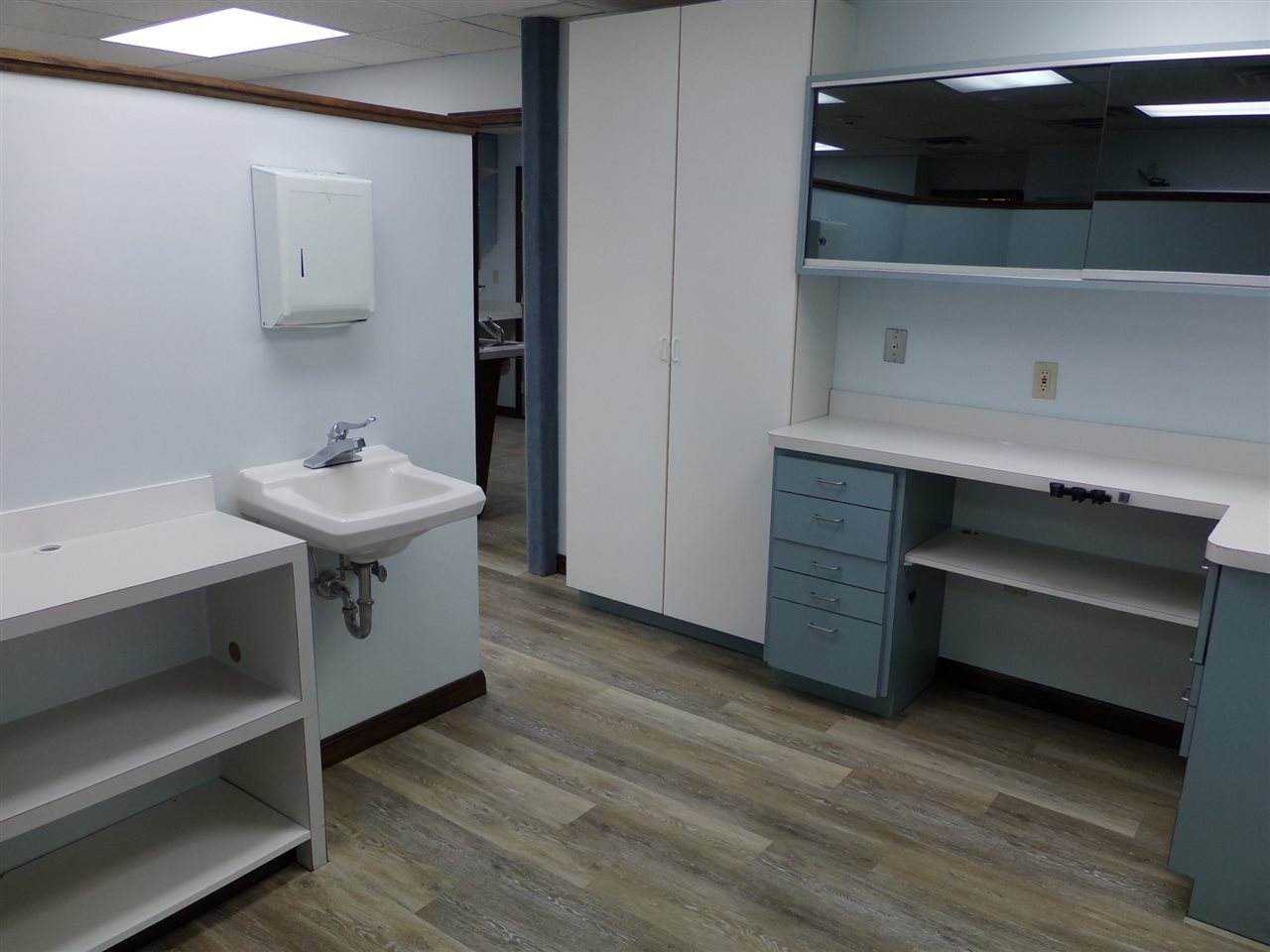 401 Gilford Avenue - Photo 1