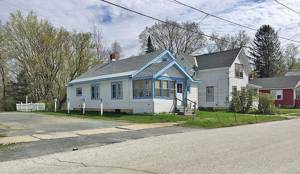 15 Chaplin Avenue - Photo 1