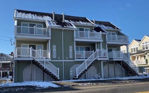 585 North End Boulevard - Photo 1