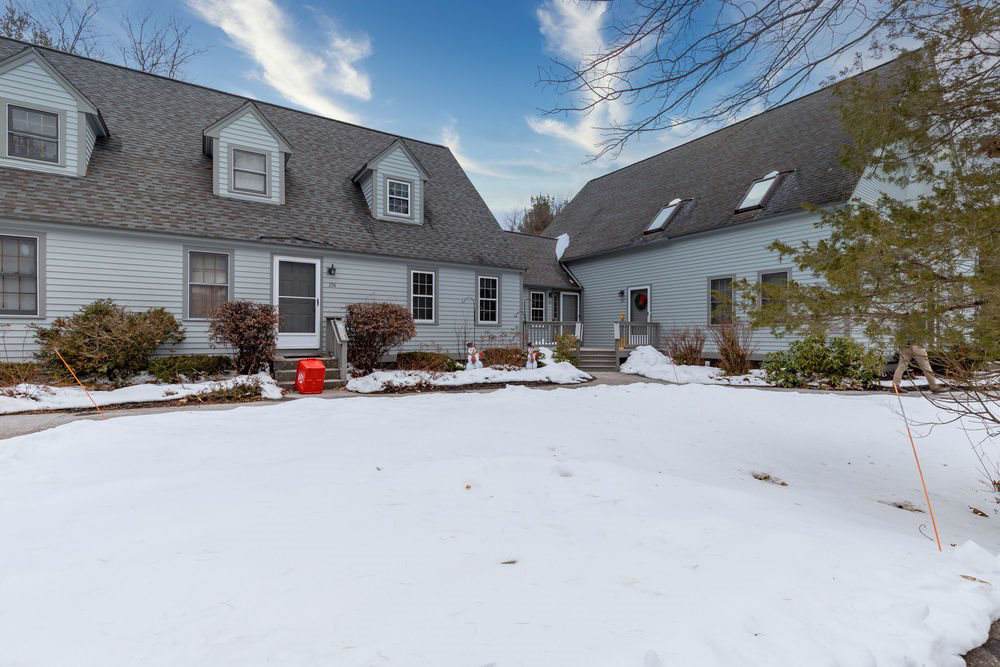 106 Glengarry Drive - Photo 1