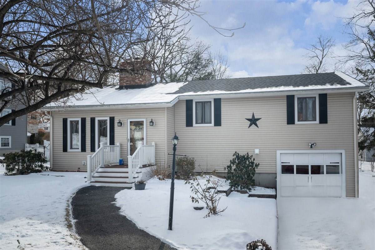 10 Peggy Lane - Photo 1