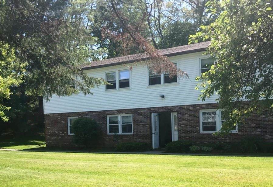 325 Sherwood Square - Photo 1