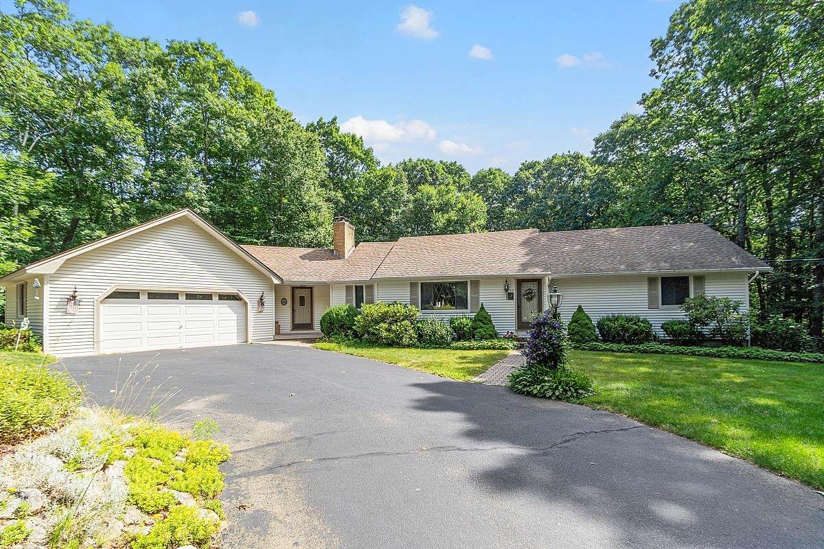 32 Summit Drive - Photo 1