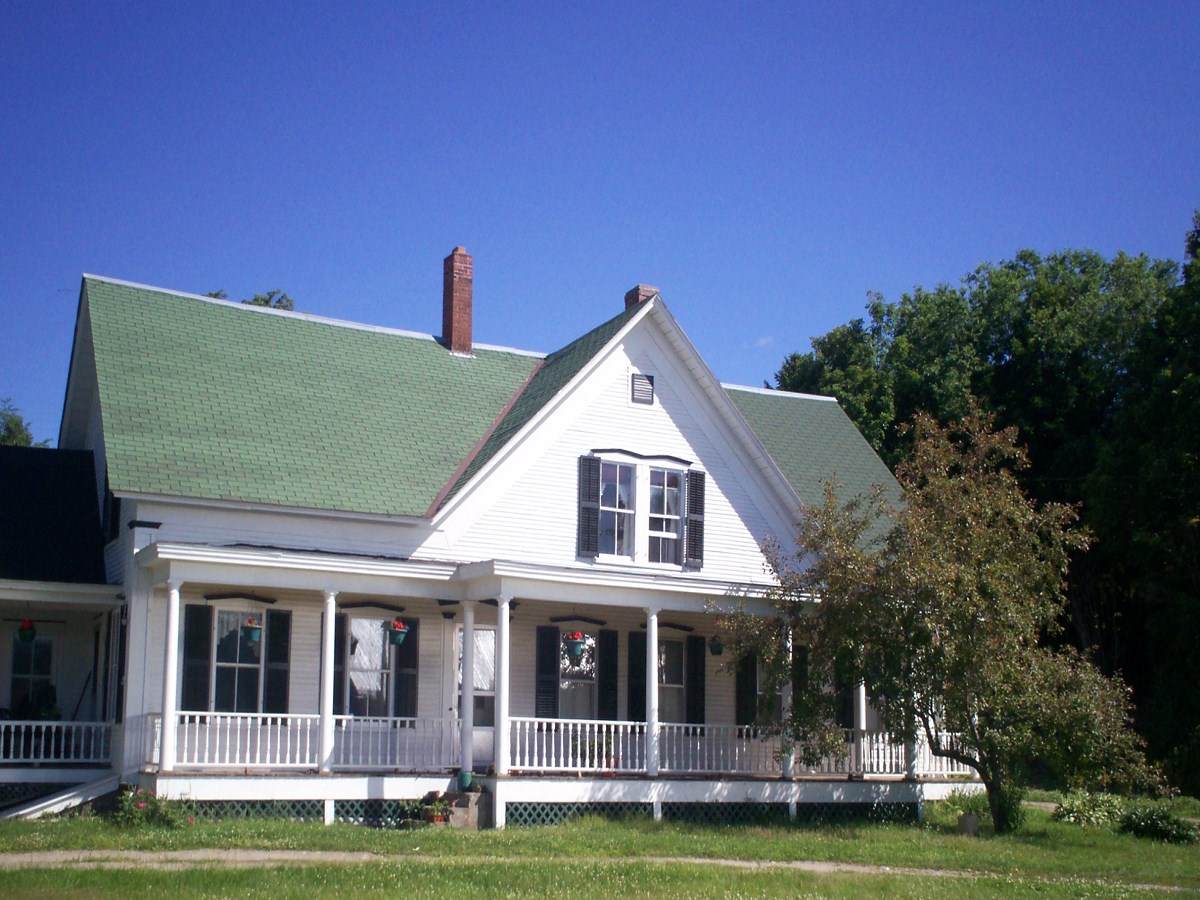 2758 Main Street - Photo 1