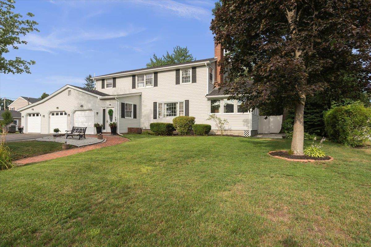 9 Columbine Drive - Photo 1