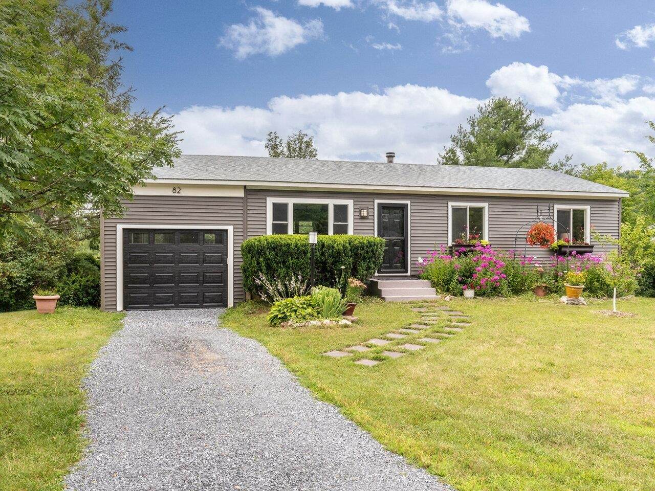 82 Peterson Terrace - Photo 1