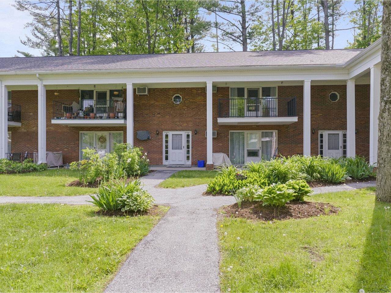 100 Kennedy Drive - Photo 1