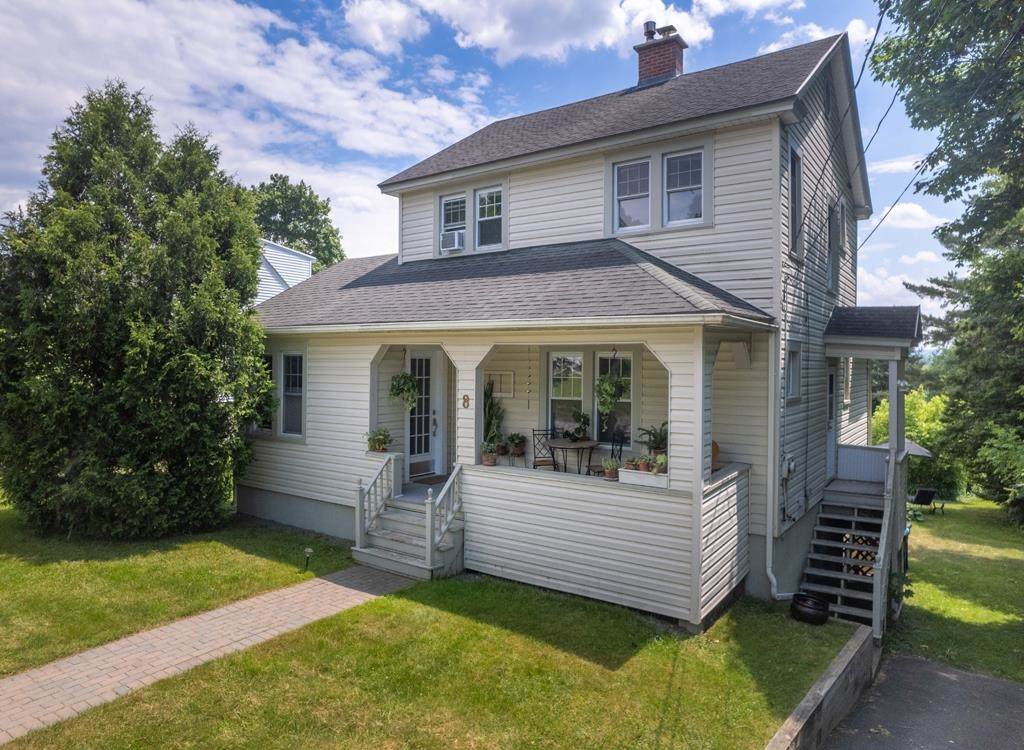 8 Howard Avenue - Photo 1