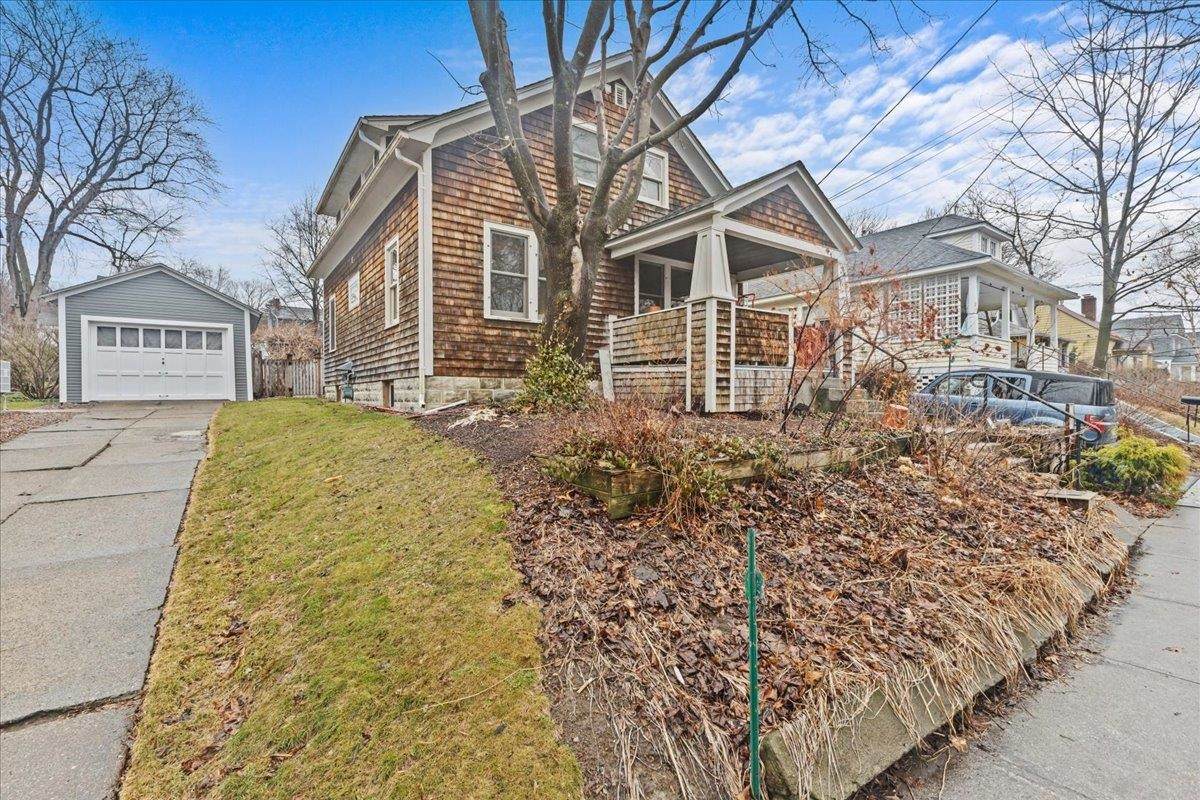 84 Charlotte Street - Photo 1