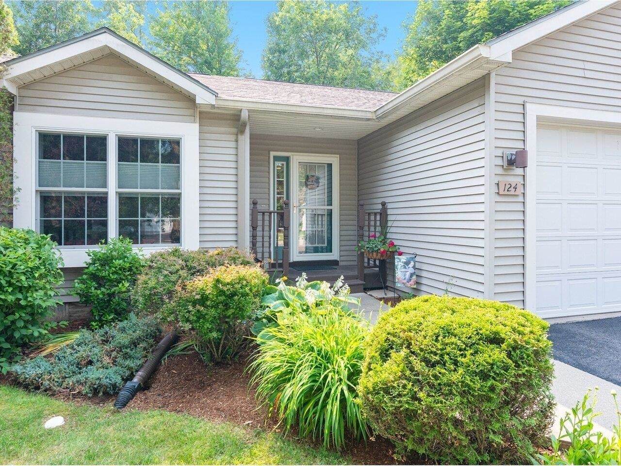 124 Honeysuckle Lane - Photo 1