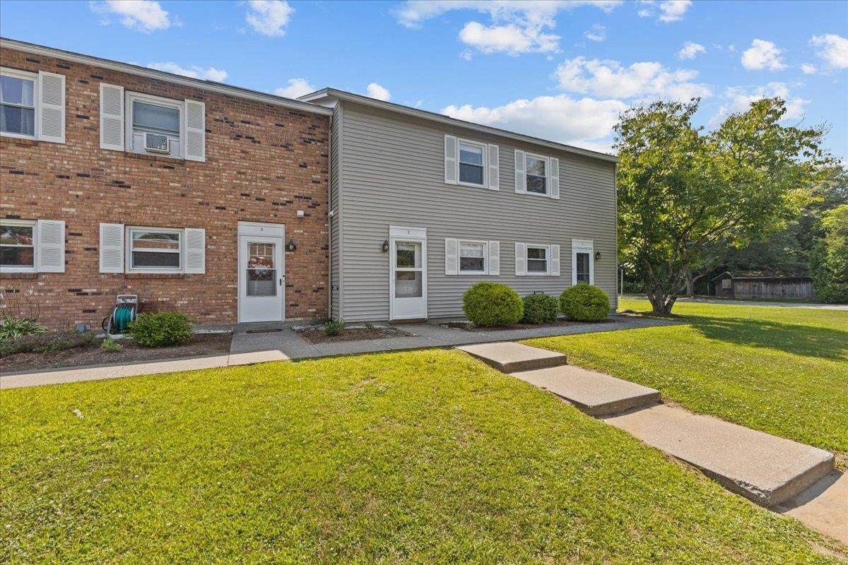 21 Wells Avenue - Photo 1