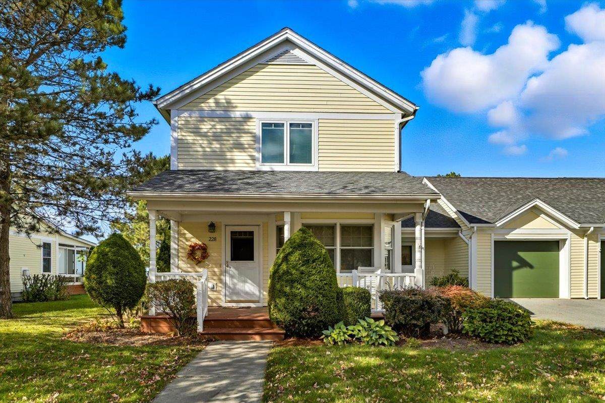 228 Commons Road - Photo 1