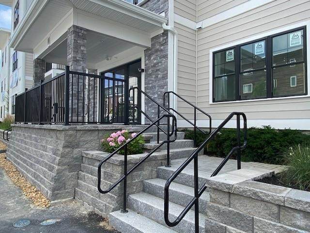 55 Pointe Place - Photo 1