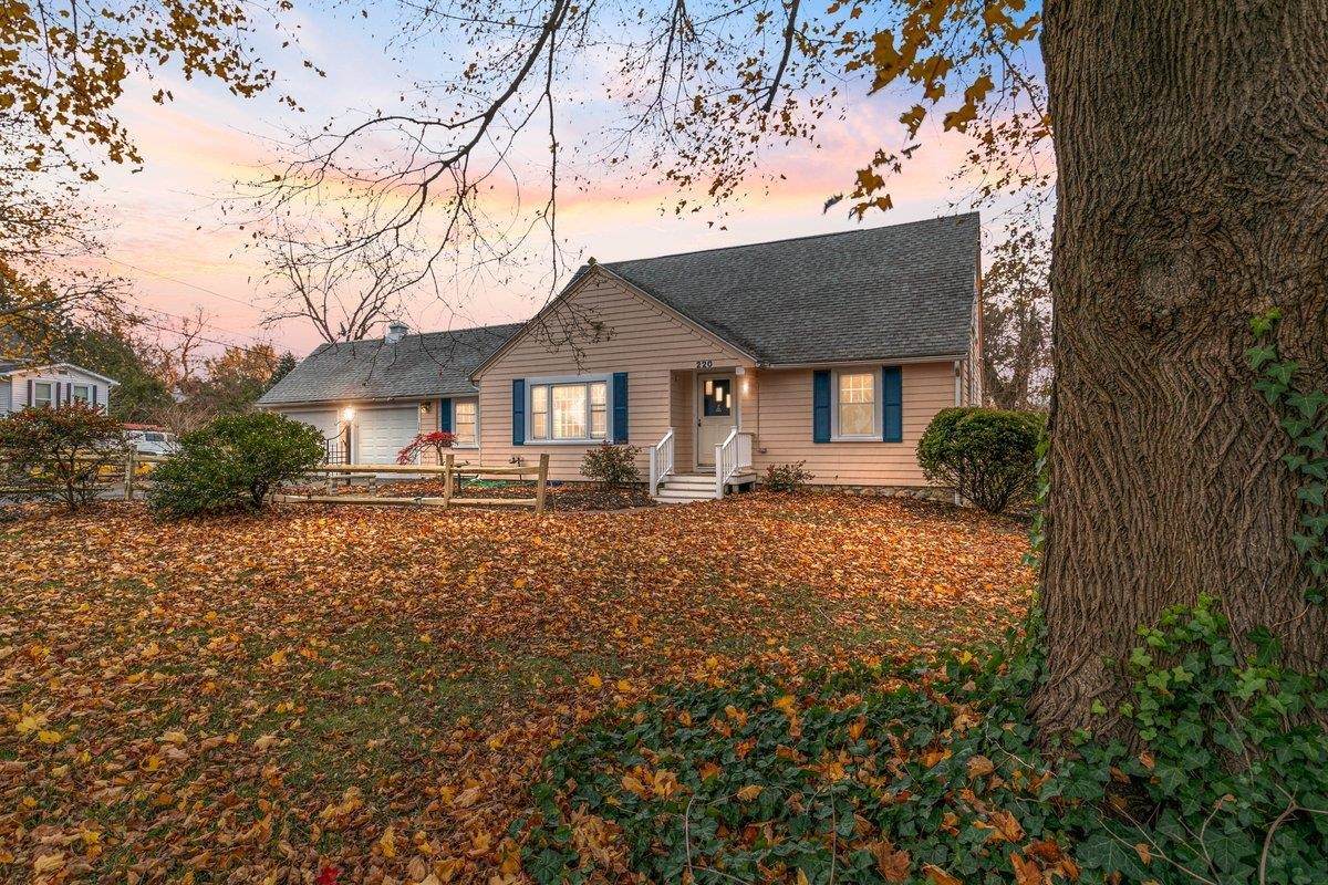 220 Pelham Street - Photo 1