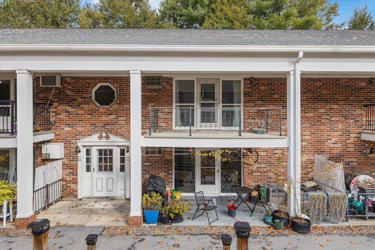 100 Kennedy Drive - Photo 1