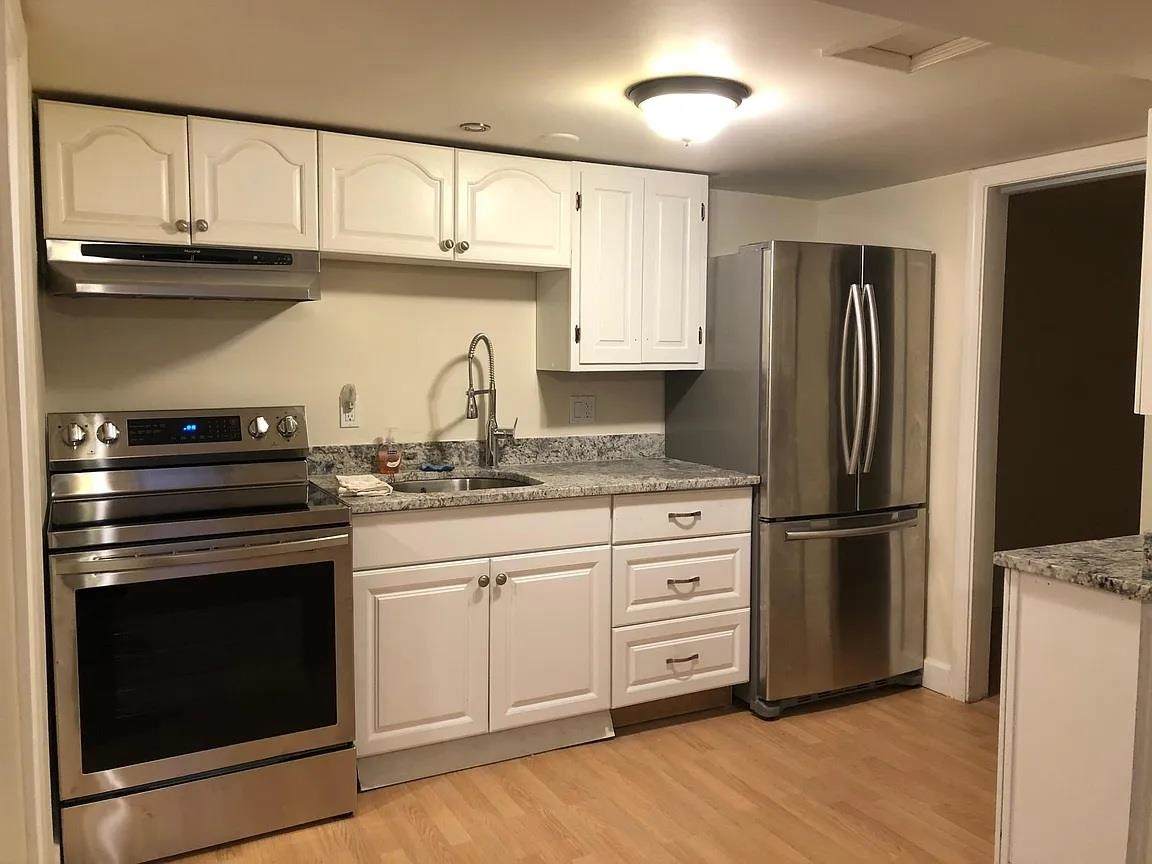 88 West Broadway - Photo 1