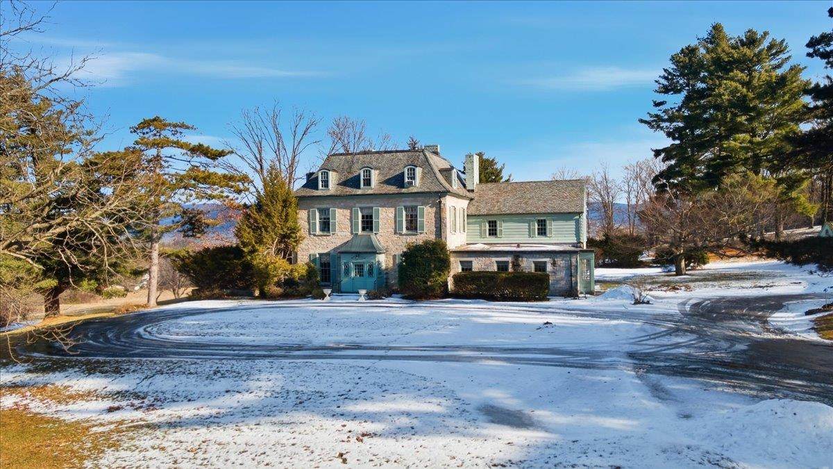 1086 West Road - Photo 1