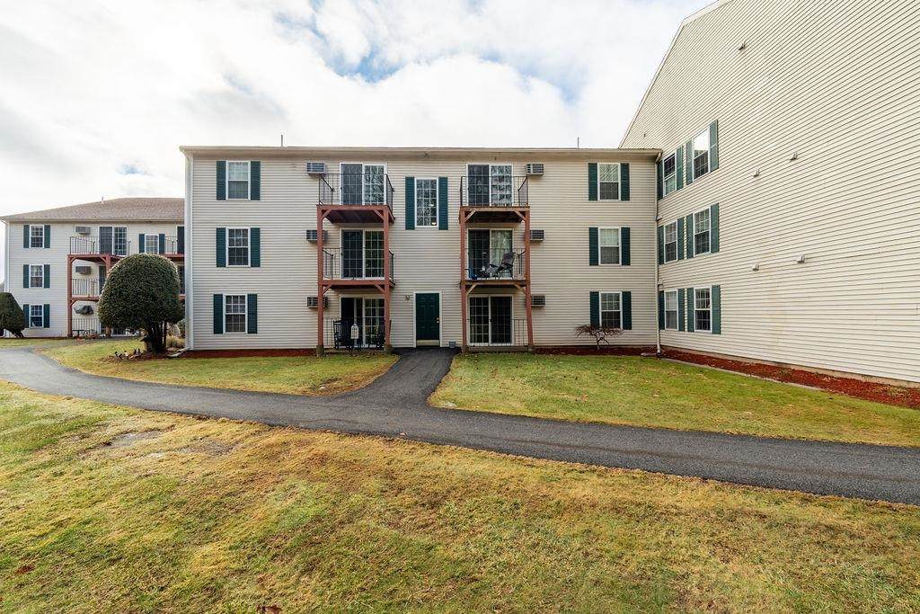 1703 White Cedar Boulevard - Photo 1