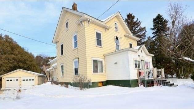 33 Grand Avenue - Photo 1