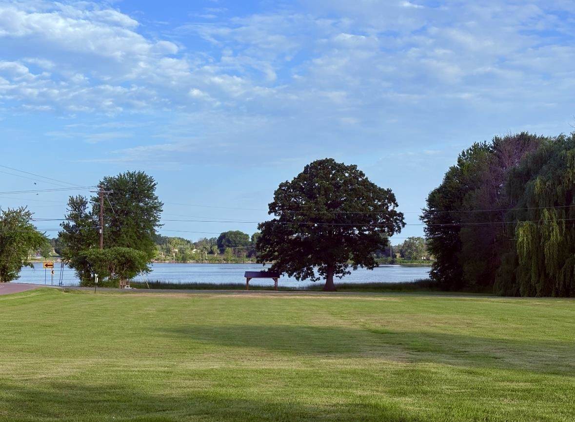 563 Bridge Road - Photo 1
