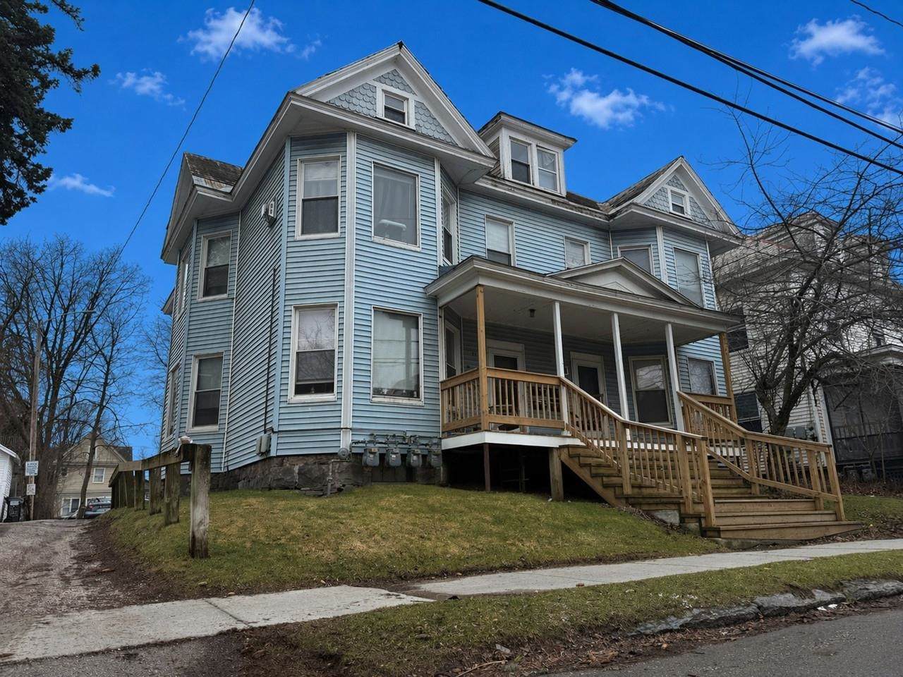 31-33 Hickok Place - Photo 1