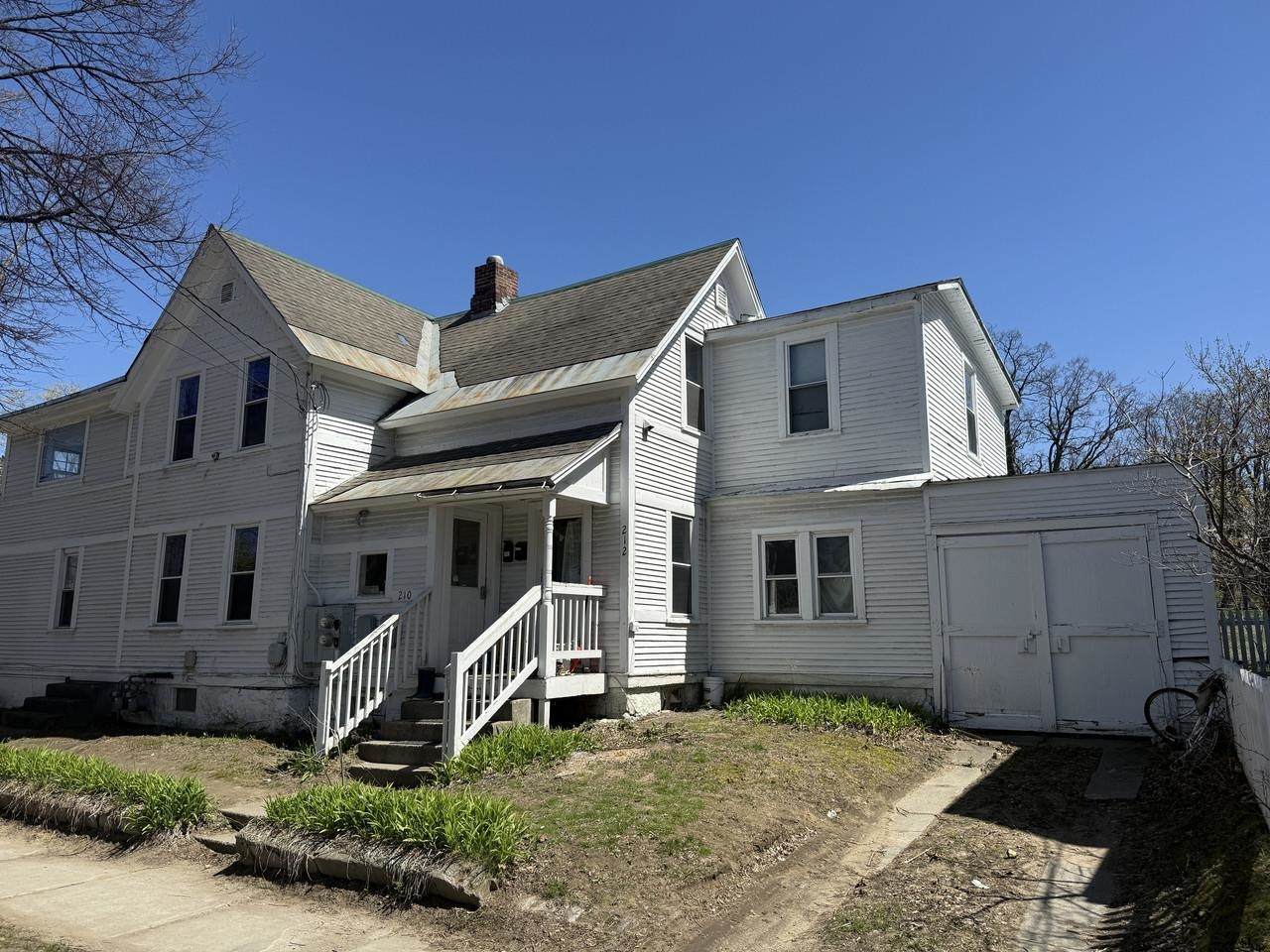 210-212 North Willard Street - Photo 1