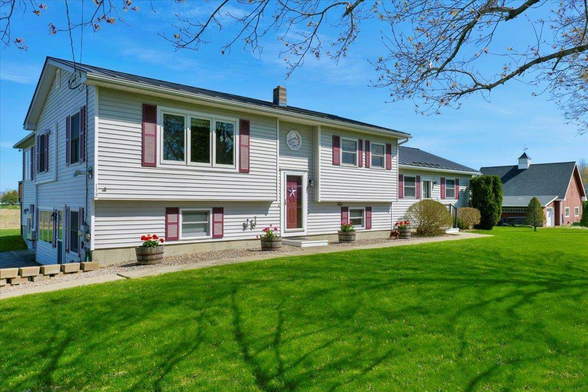 132 East Shore South - Photo 1
