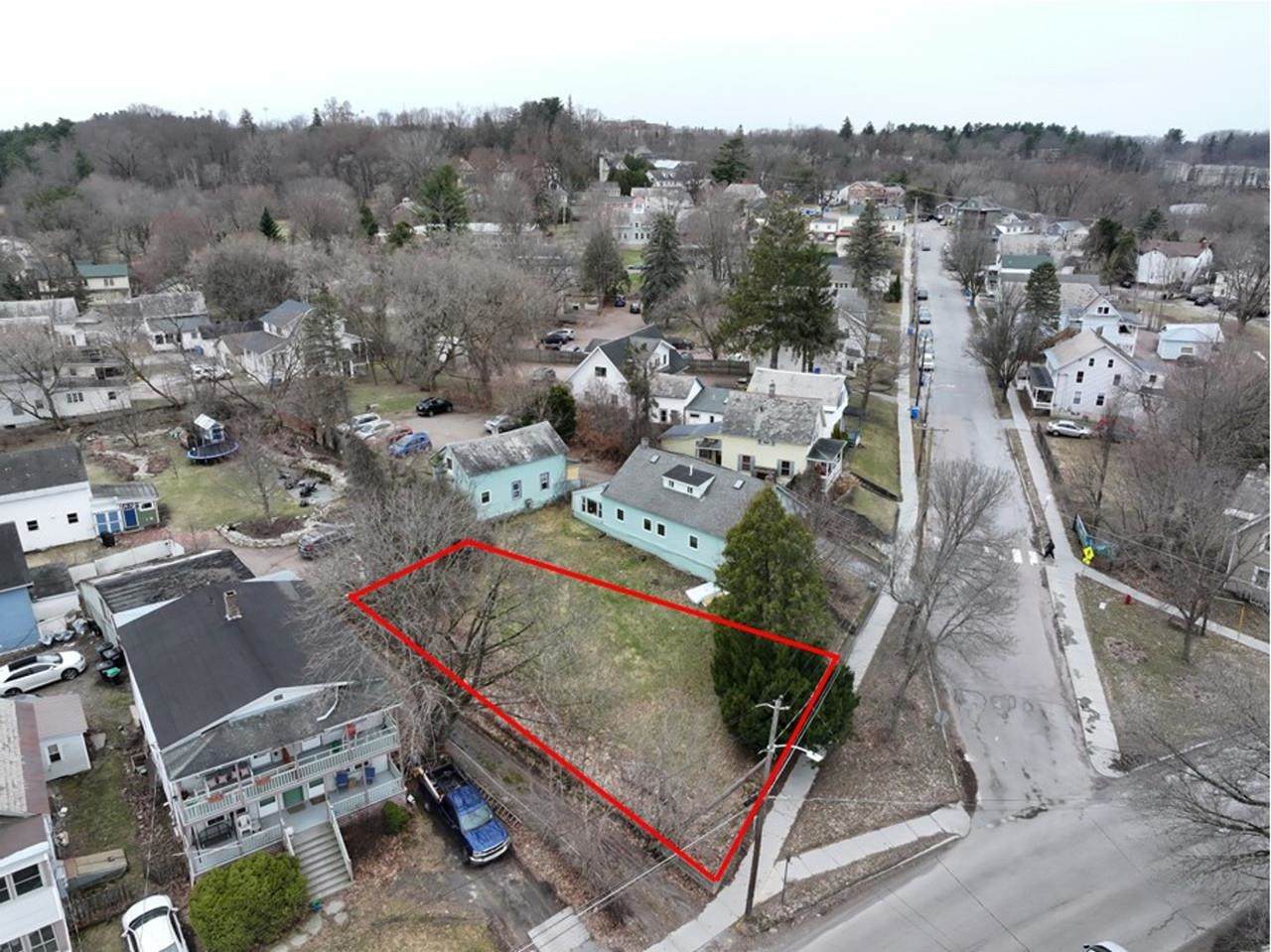 79 Chase Street - Photo 1