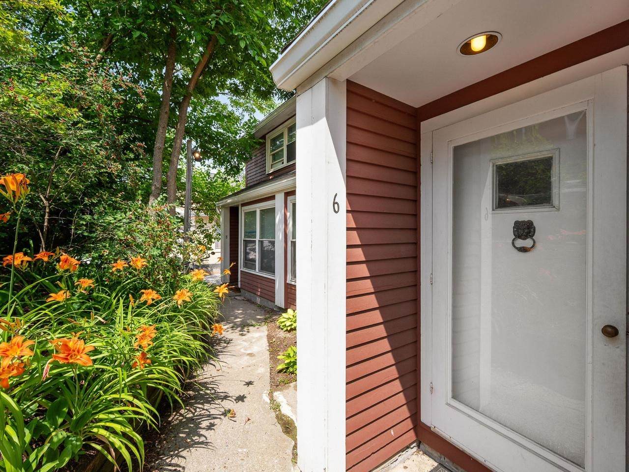 297 College Street - Photo 1