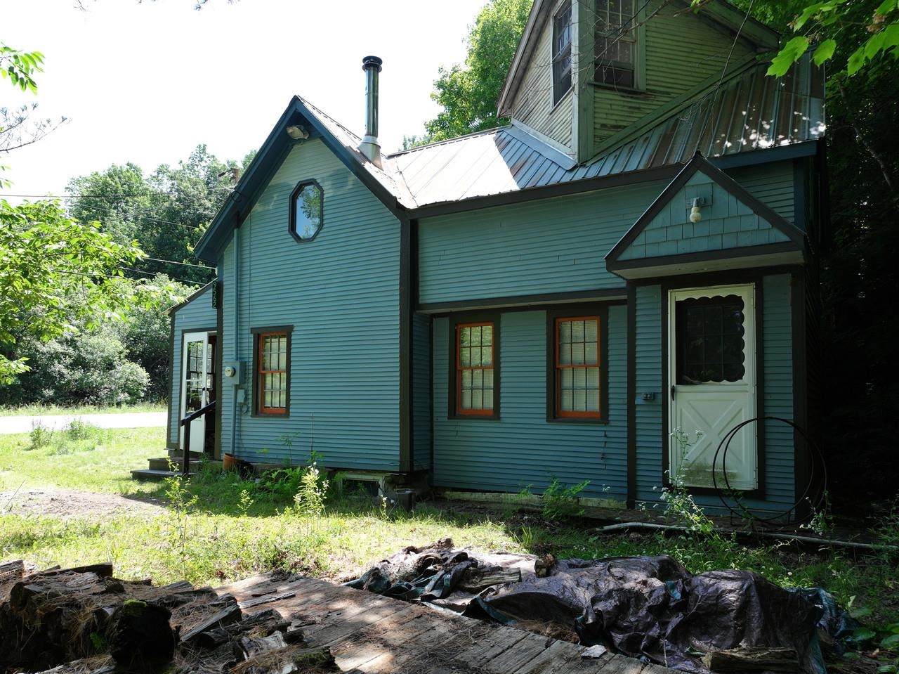 9562 Main Road - Photo 1
