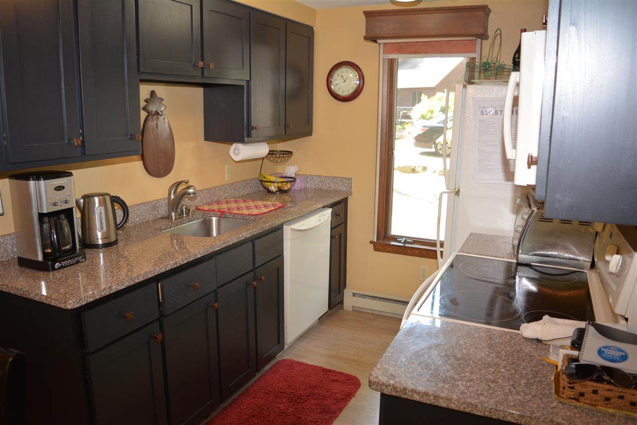 10 Bay Tree Lane - Photo 1