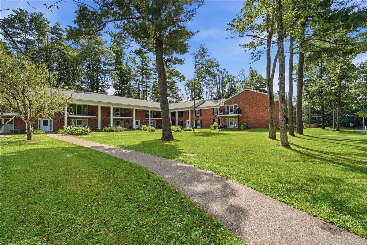 100 Kennedy Drive - Photo 1