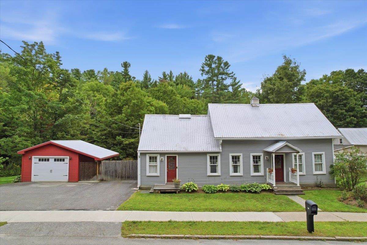 328 Upper Main Street - Photo 1