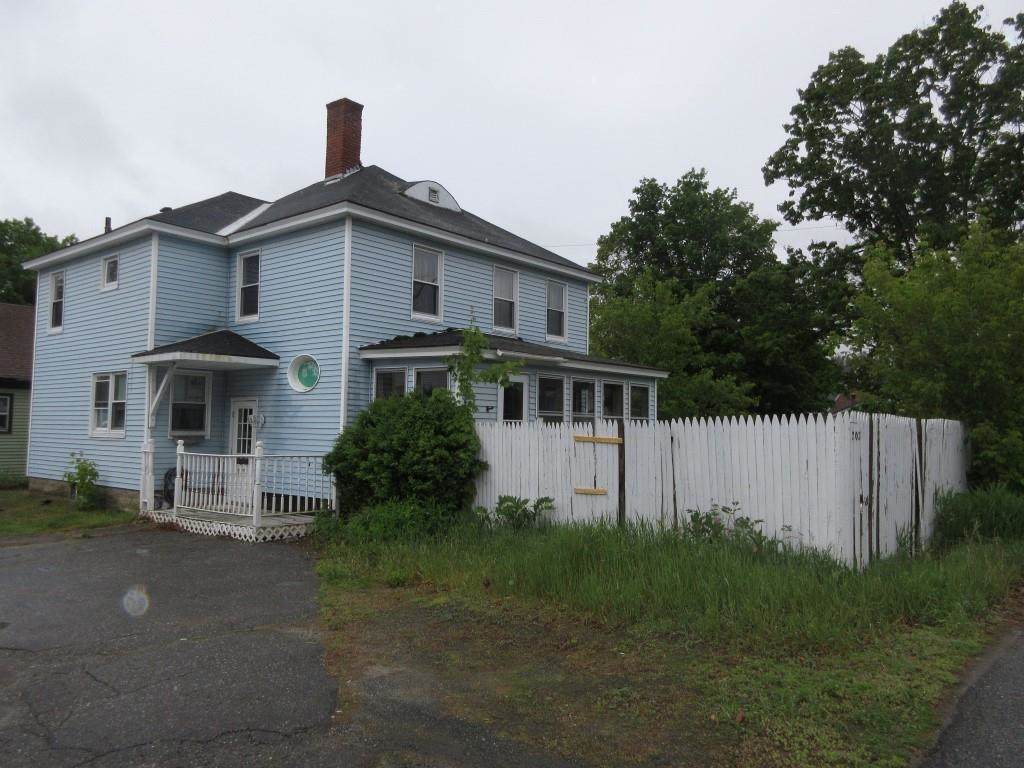 202 Maple Avenue - Photo 1