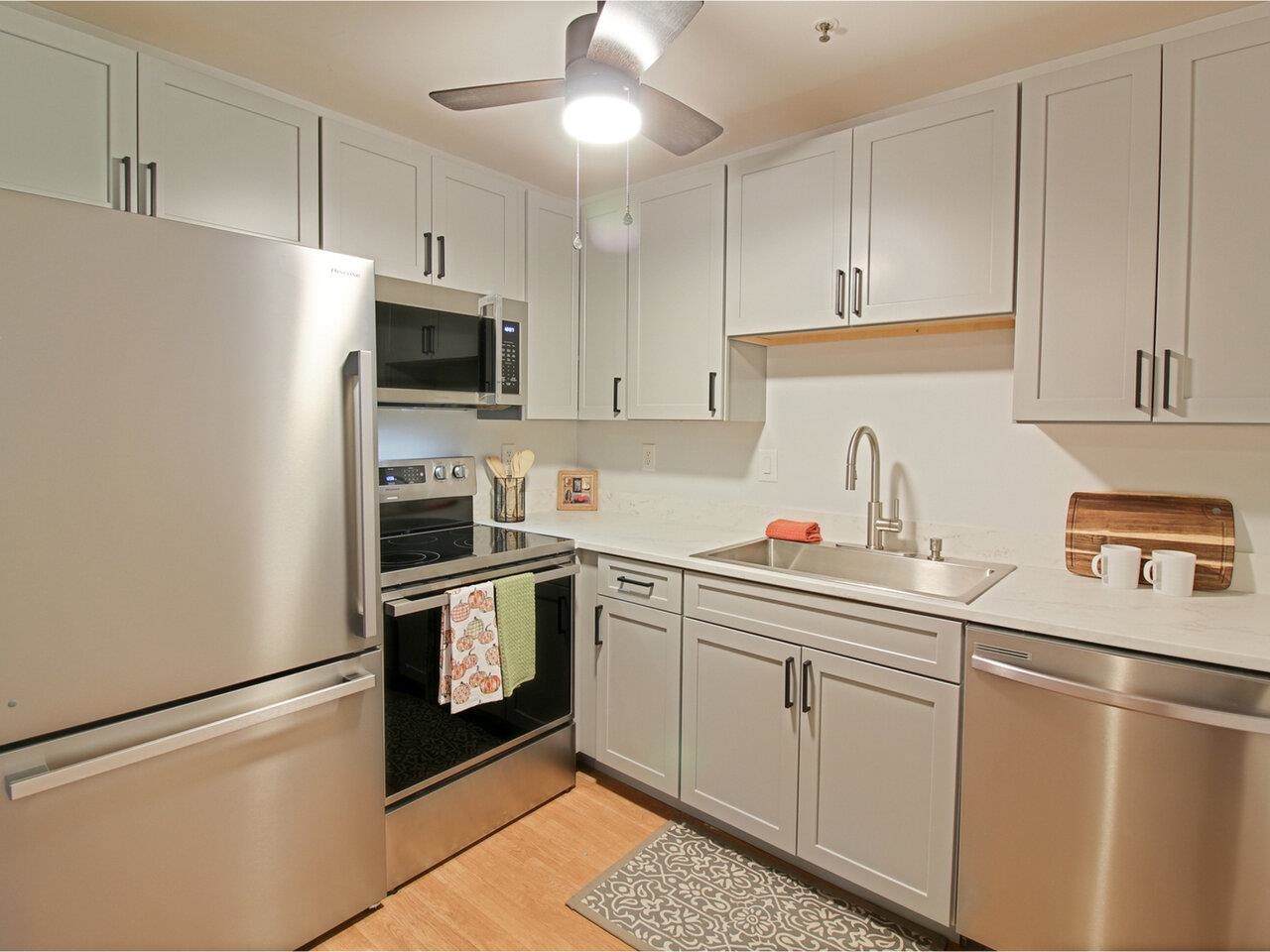 285 Hildred Drive - Photo 1