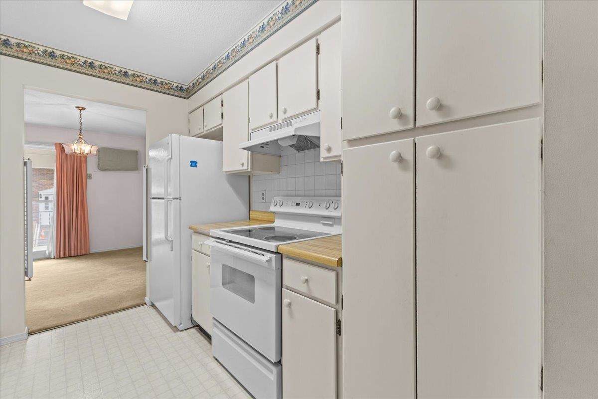 100 Kennedy Drive - Photo 1