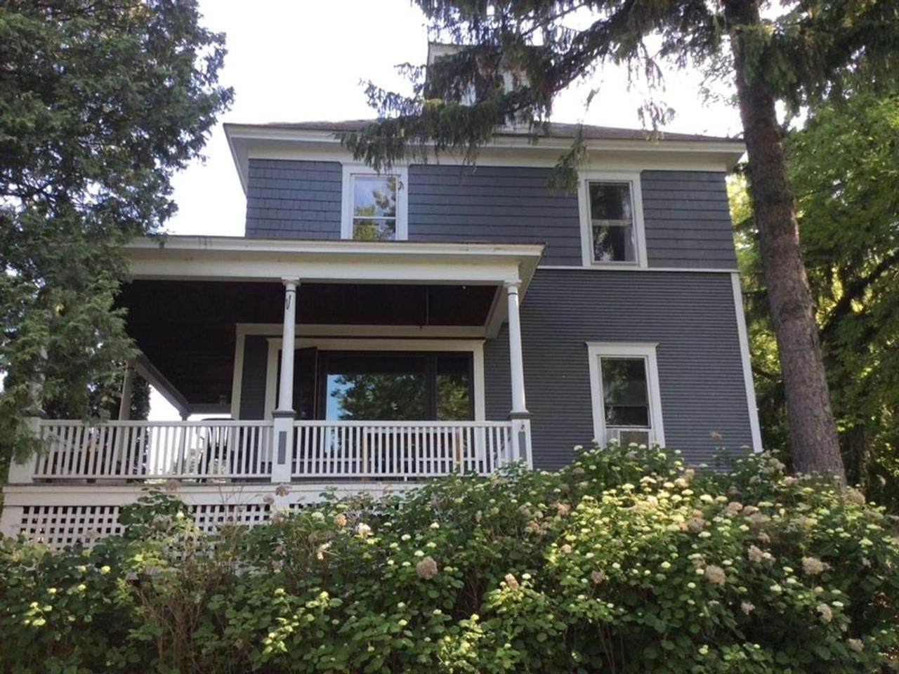 460-462 Colchester Avenue - Photo 1