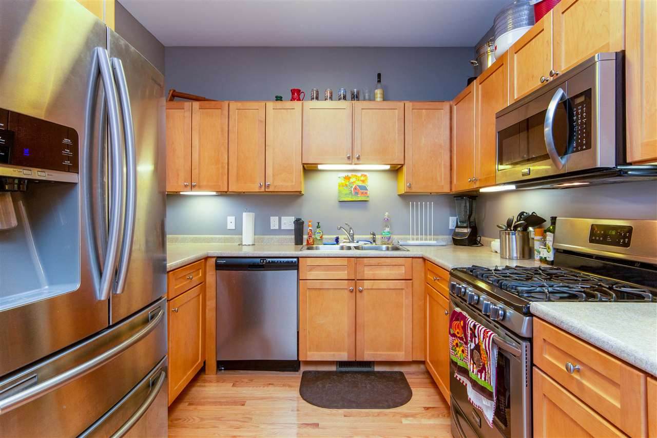 5 Green Field Way - Photo 1