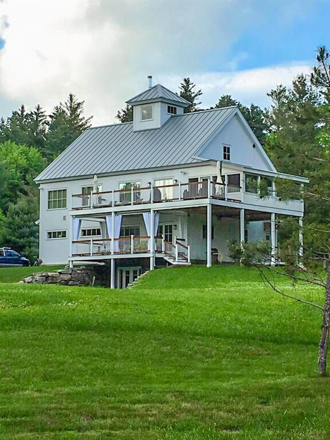 420 Ray Hill Road - Photo 1