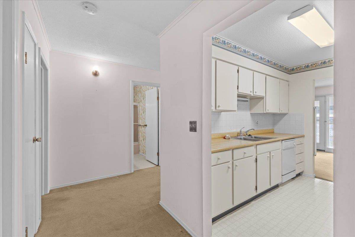 100 Kennedy Drive - Photo 1