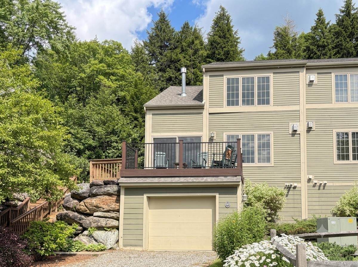 646 Topnotch Drive - Photo 1