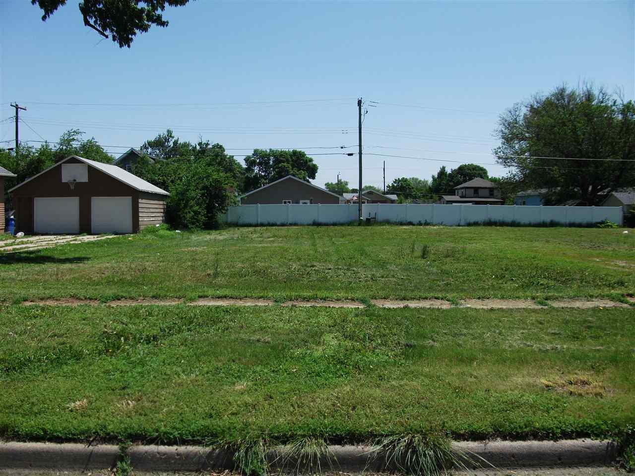 811 9TH - Photo 1