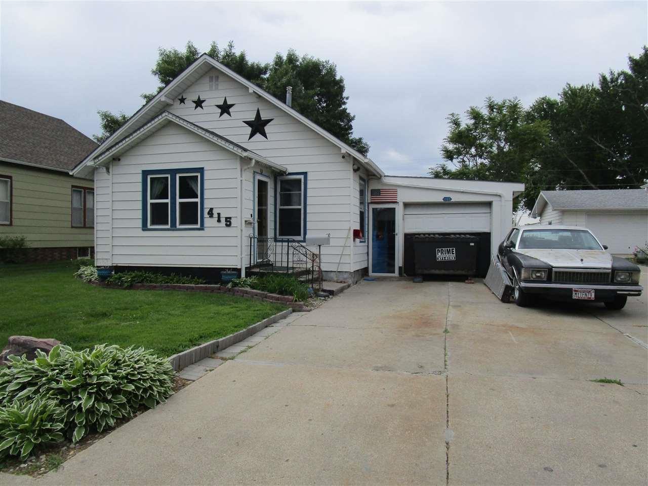 415 Hastings Ave - Photo 1