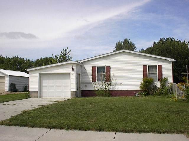 1212 Hickory St - Photo 1