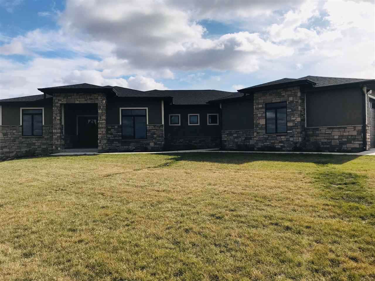 85196 549 Ave. - Photo 1